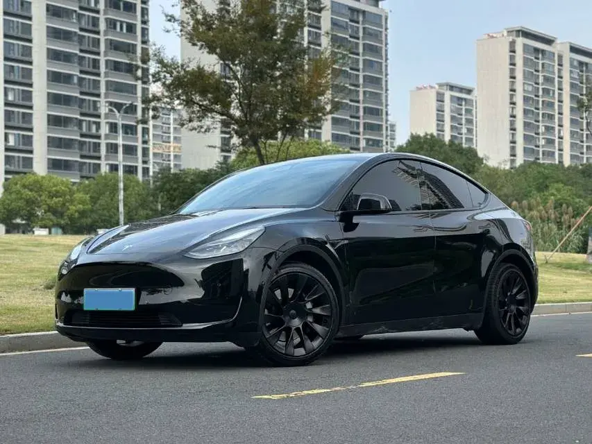 2022 TESLA MODEL view 1