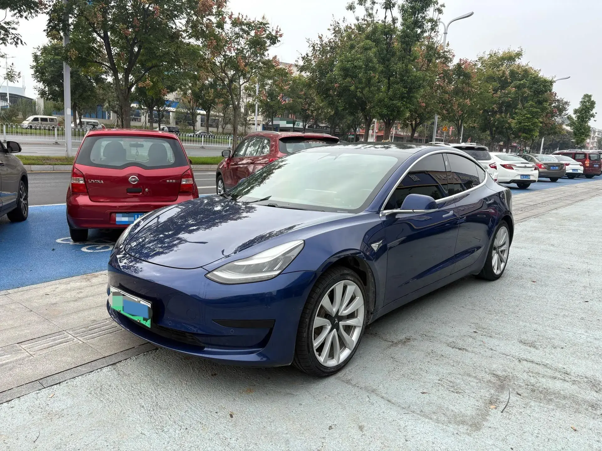 2019 TESLA MODEL view 1