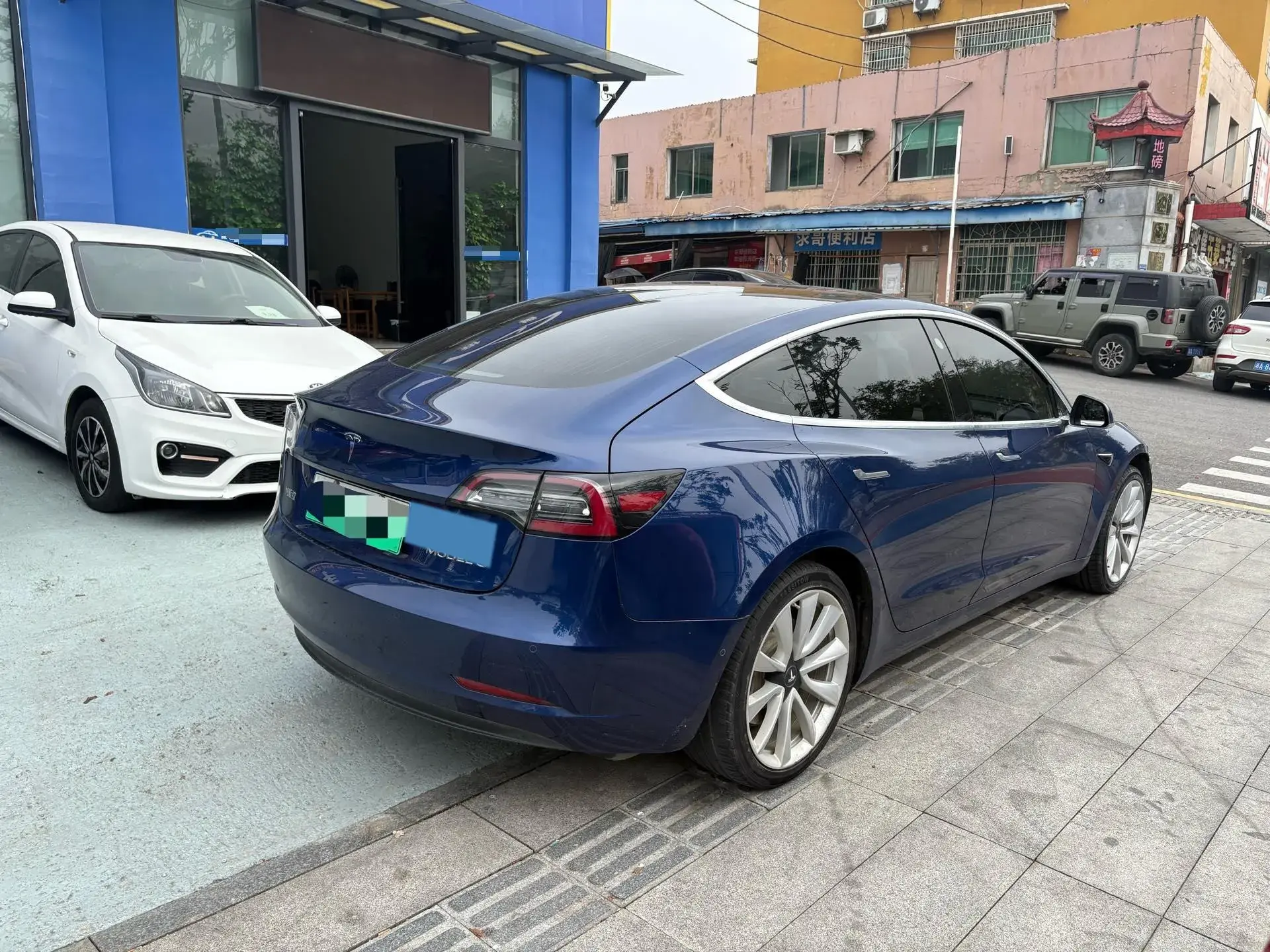 2019 TESLA MODEL thumbnail 3