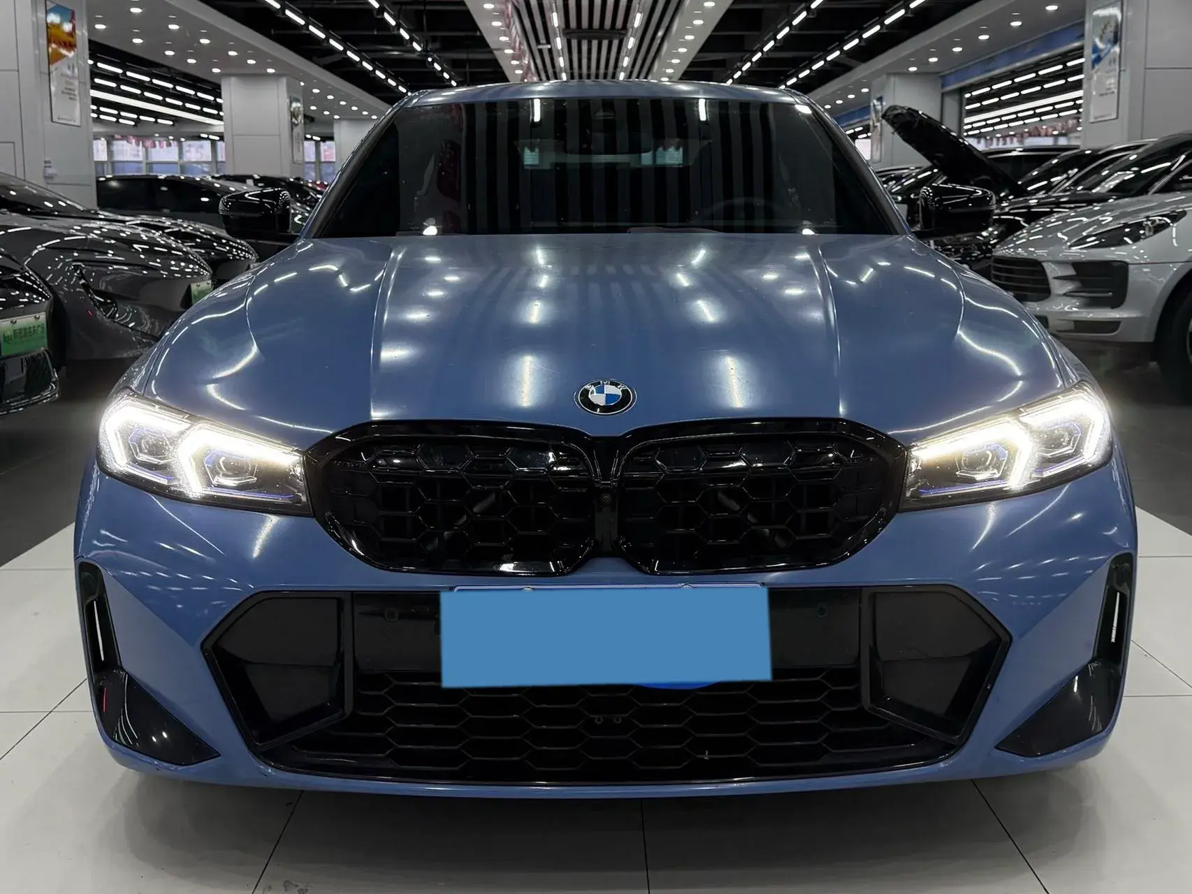 2024 BMW 3 thumbnail 3