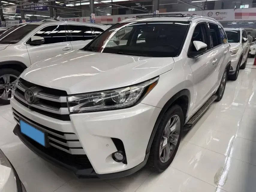 2018 TOYOTA HIGHLANDER view 1