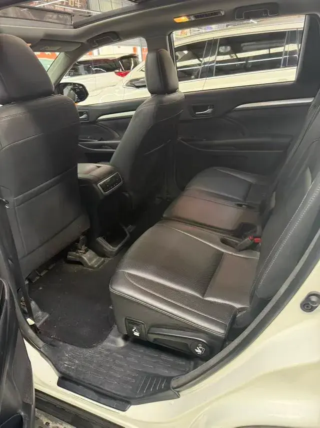 2018 TOYOTA HIGHLANDER thumbnail 4