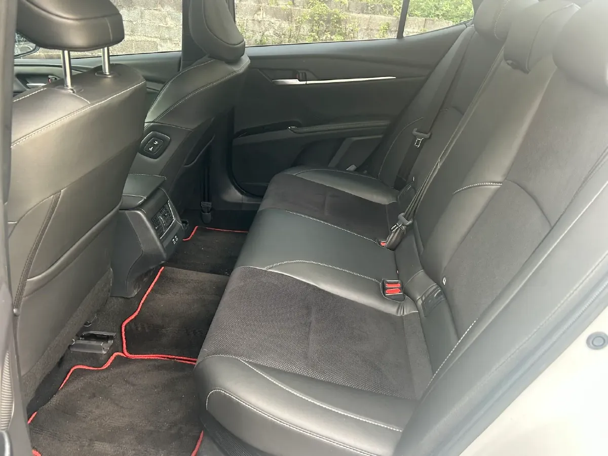 2024 Toyota Camry 2.0L 152HP L4 E-CVT Hybrid,autocango,china used car exporter,china ev exporter,chinese used car exporter,chinese used ev exporter