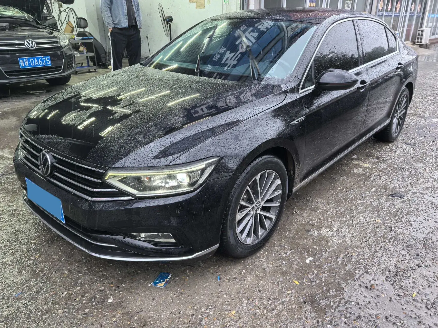 2020 VOLKSWAGEN MAGOTAN view 1