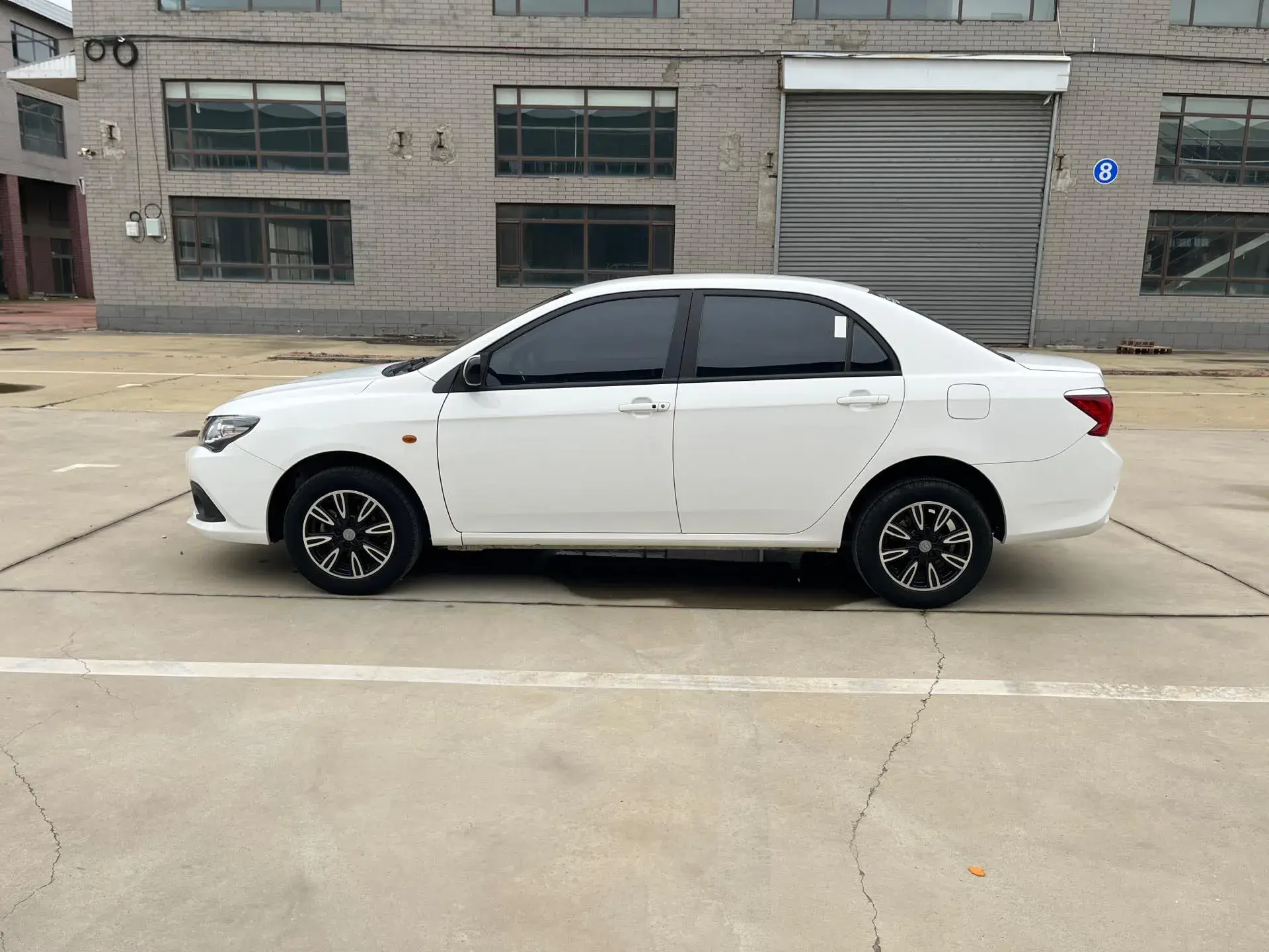 2020 BYD F3 thumbnail 4