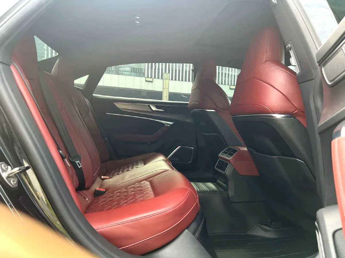 2024 Audi A7L 3.0T 340HP V6 7DCT,autocango,china used car exporter,china ev exporter,chinese used car exporter,chinese used ev exporter