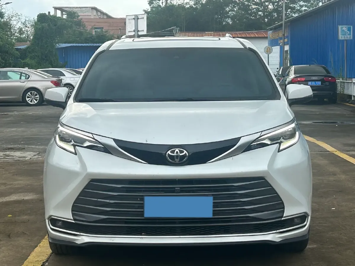 2024 Toyota Sienna 2.5L 189HP L4 E-CVT Hybrid,autocango,china used car exporter,china ev exporter,chinese used car exporter,chinese used ev exporter