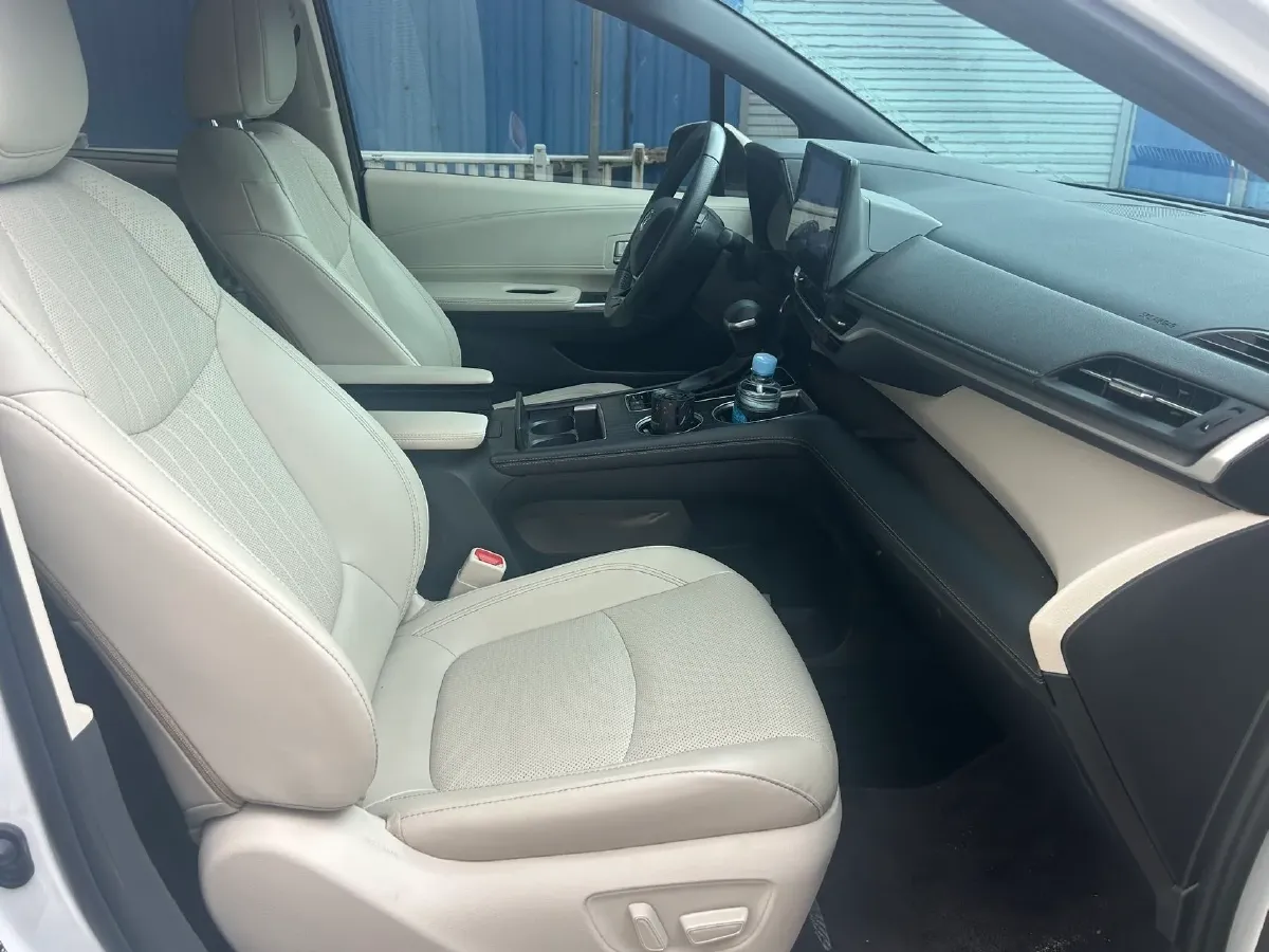 2024 Toyota Sienna 2.5L 189HP L4 E-CVT Hybrid,autocango,china used car exporter,china ev exporter,chinese used car exporter,chinese used ev exporter