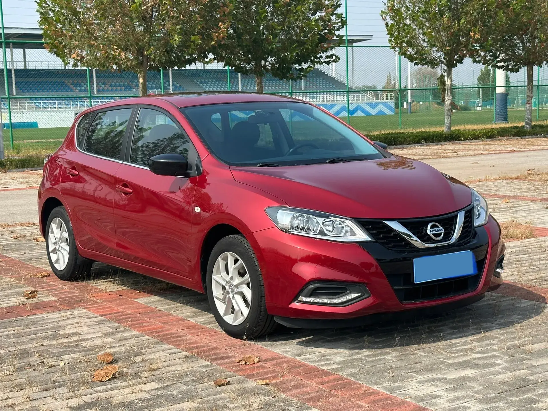 2021 NISSAN TIIDA thumbnail 3