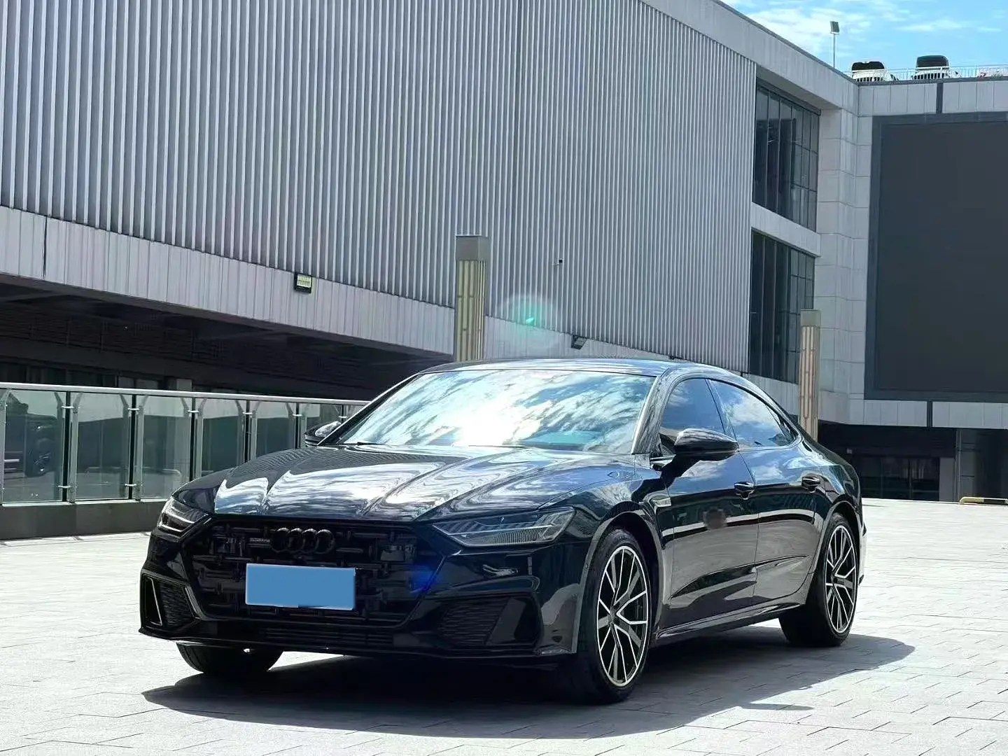 2024 AUDI A7L view 1