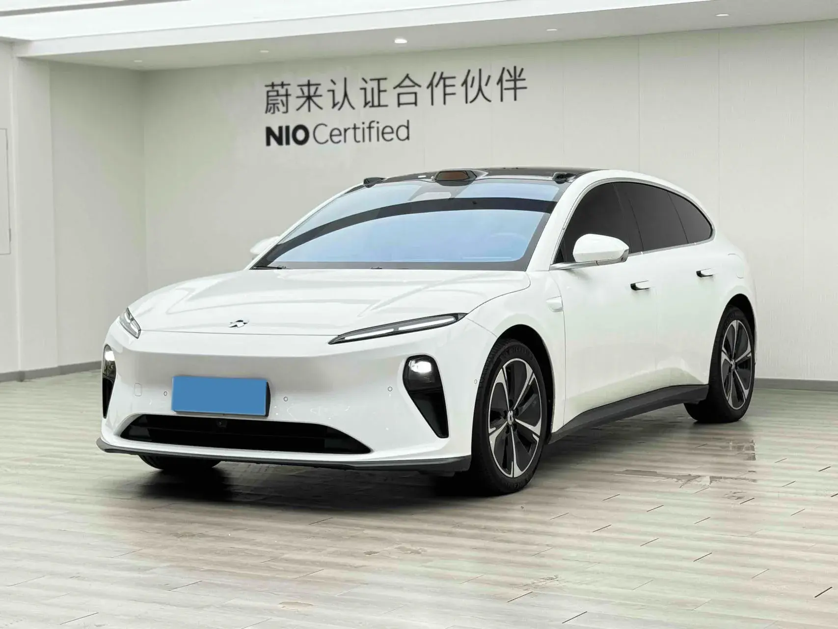 2024 NIO ET5T view 1