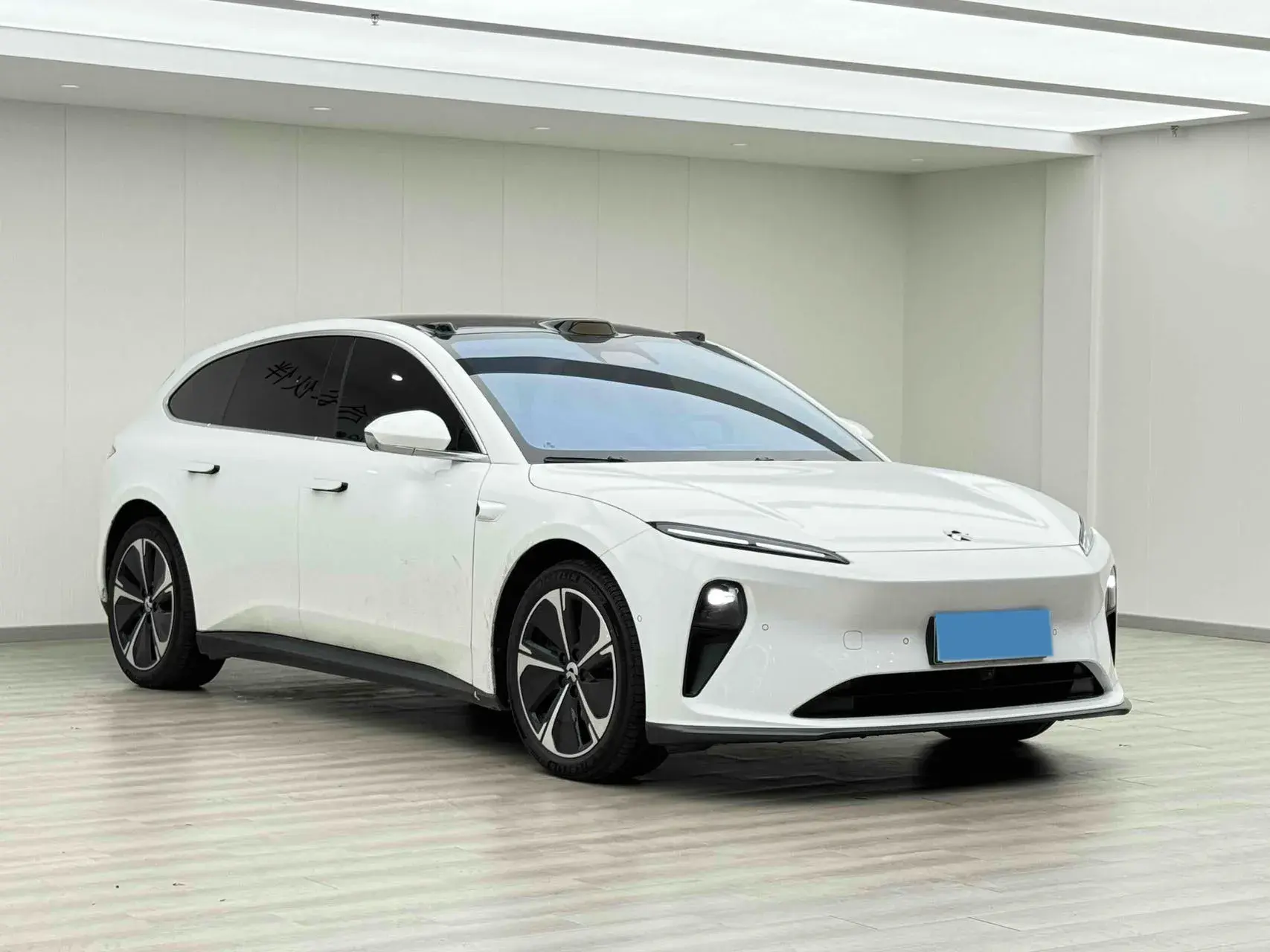 2024 NIO ET5T thumbnail 4