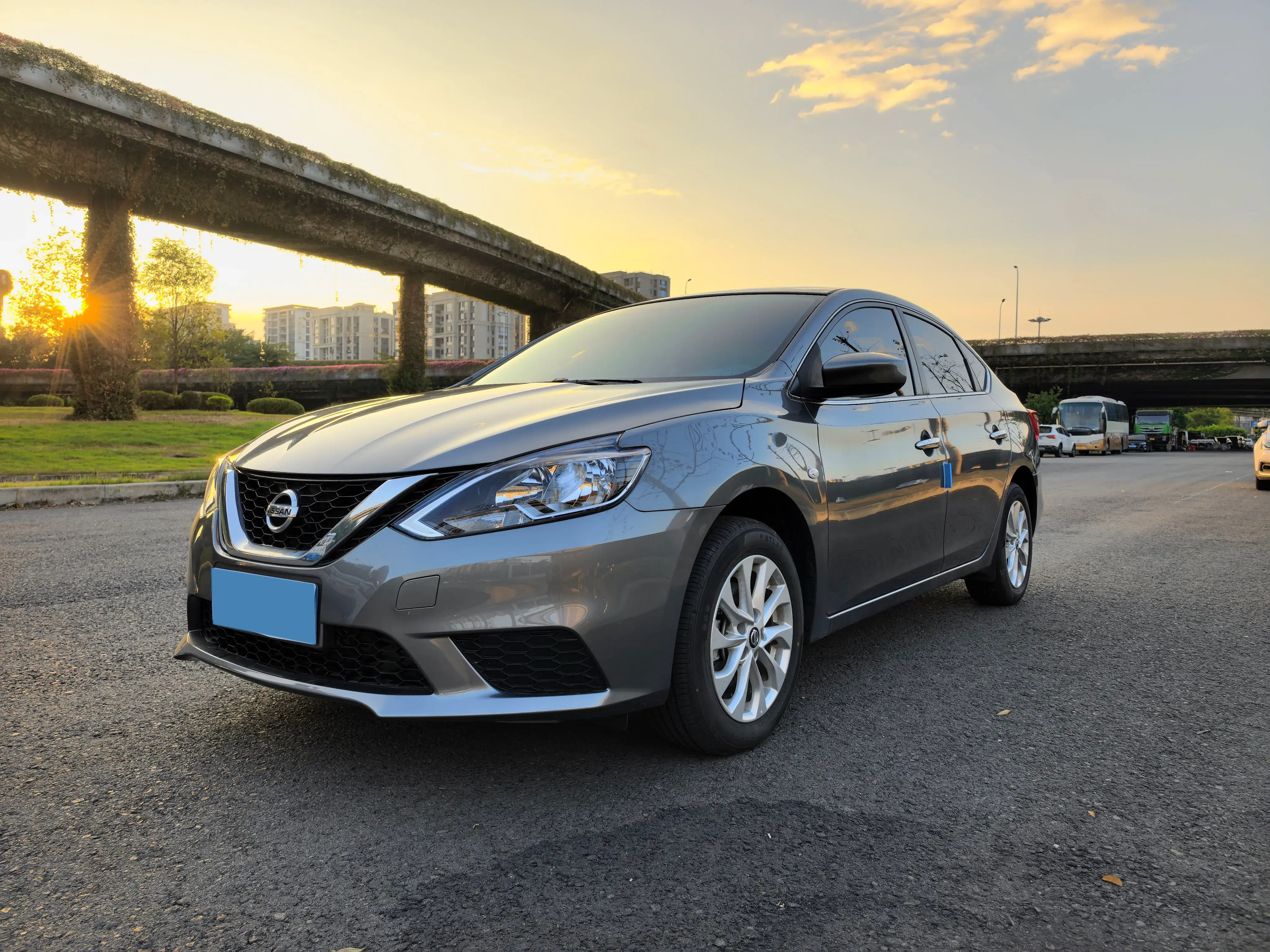 2024 NISSAN SYLPHY view 1