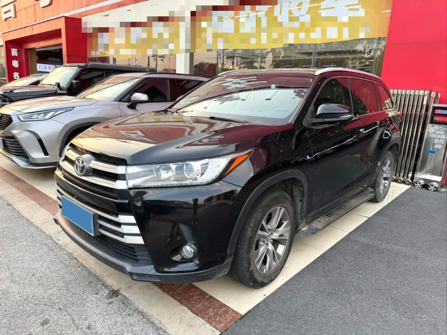 2018 TOYOTA HIGHLANDER view 1