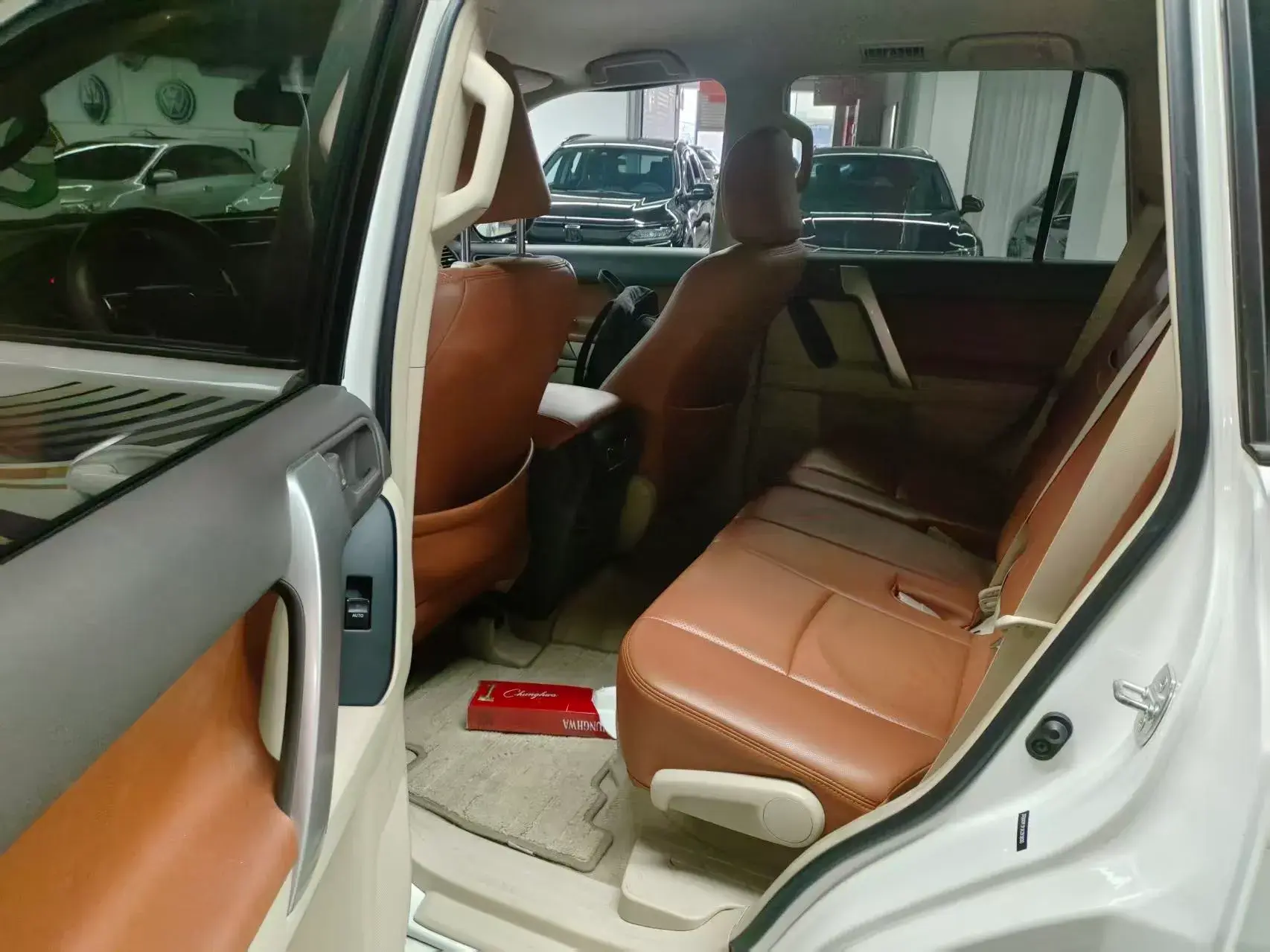 2017 TOYOTA COROLLA thumbnail 3