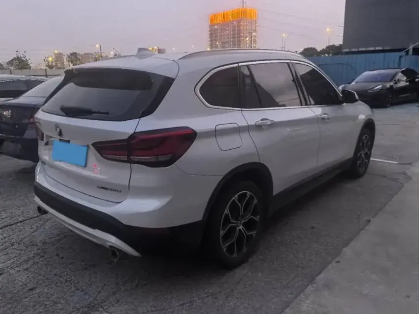 2020 BMW X1 thumbnail 2