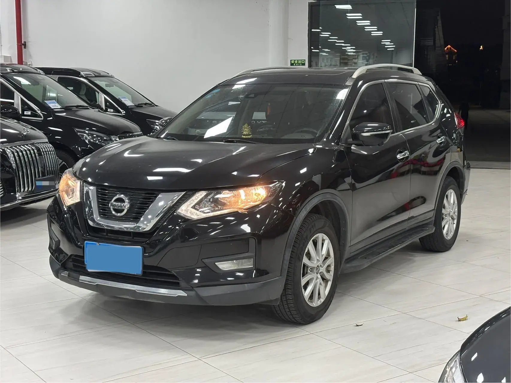 2020 NISSAN X-TRAIL view 1