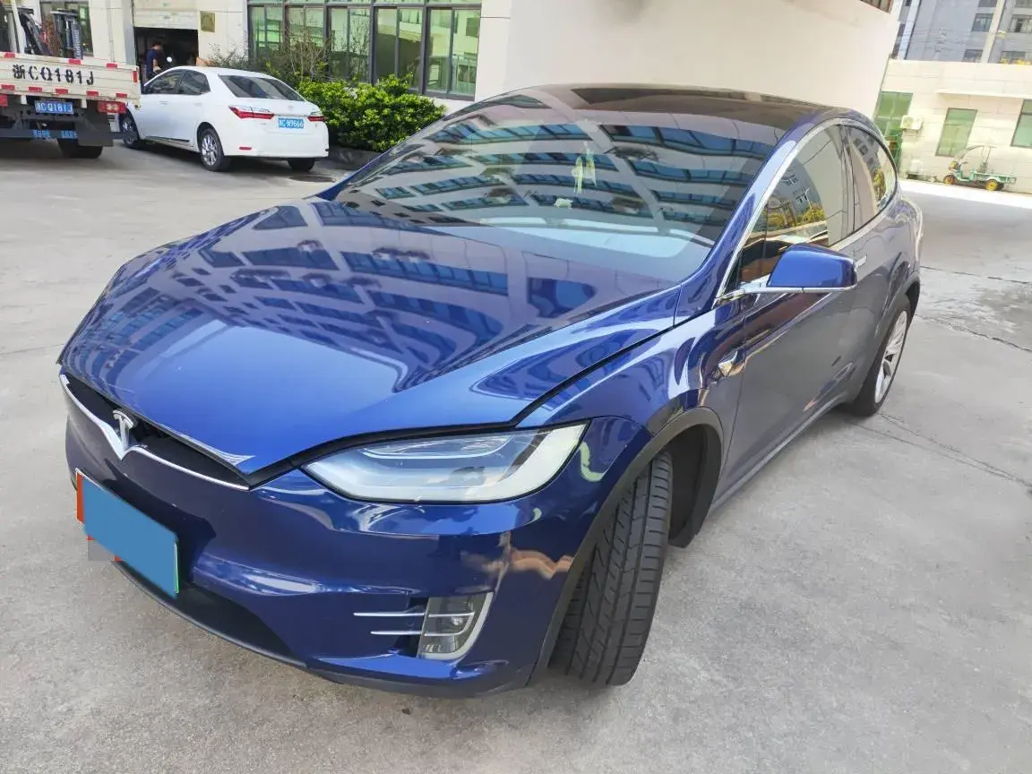 2019 TESLA MODEL view 1