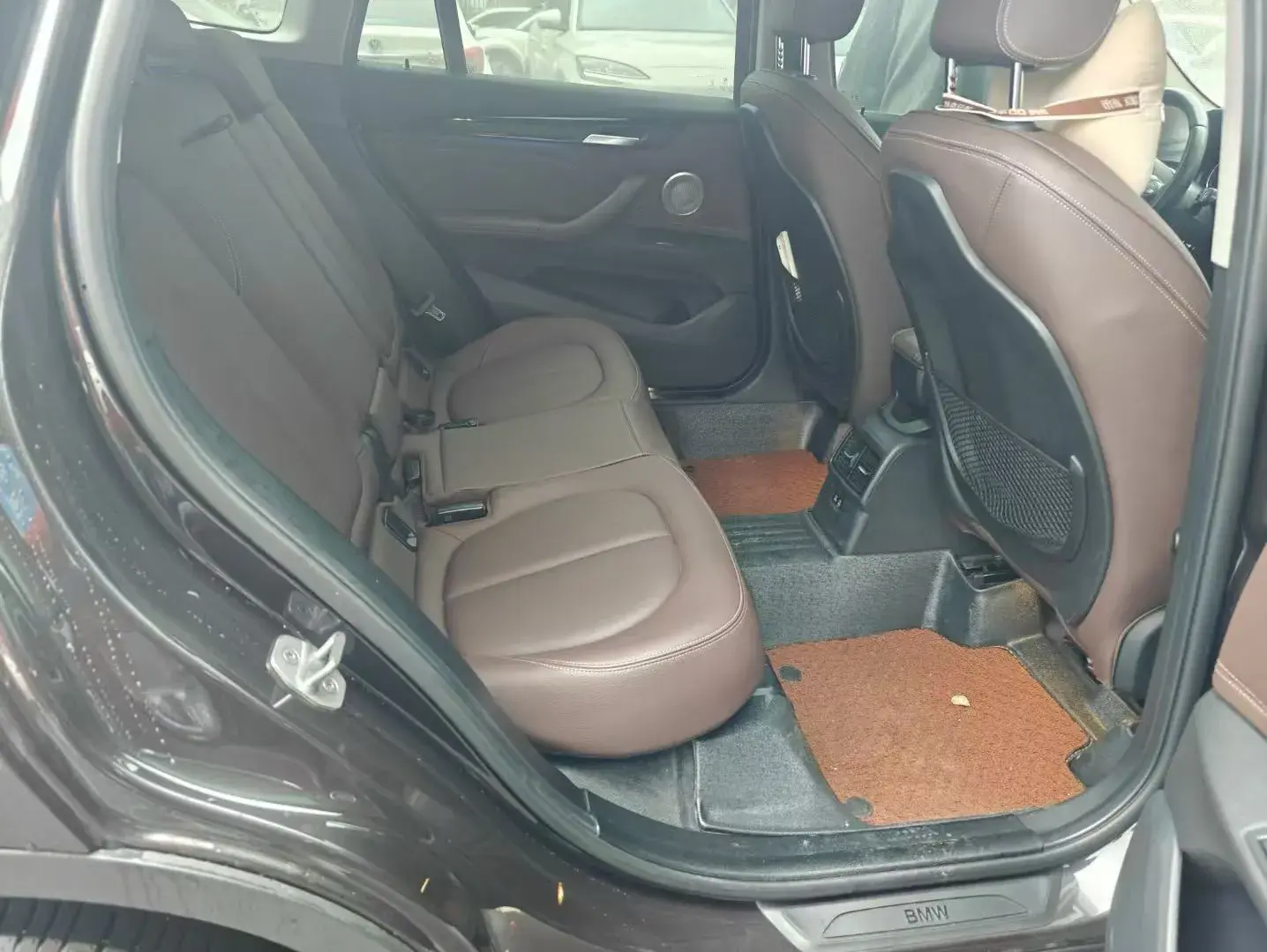 2021 BMW X1 thumbnail 3