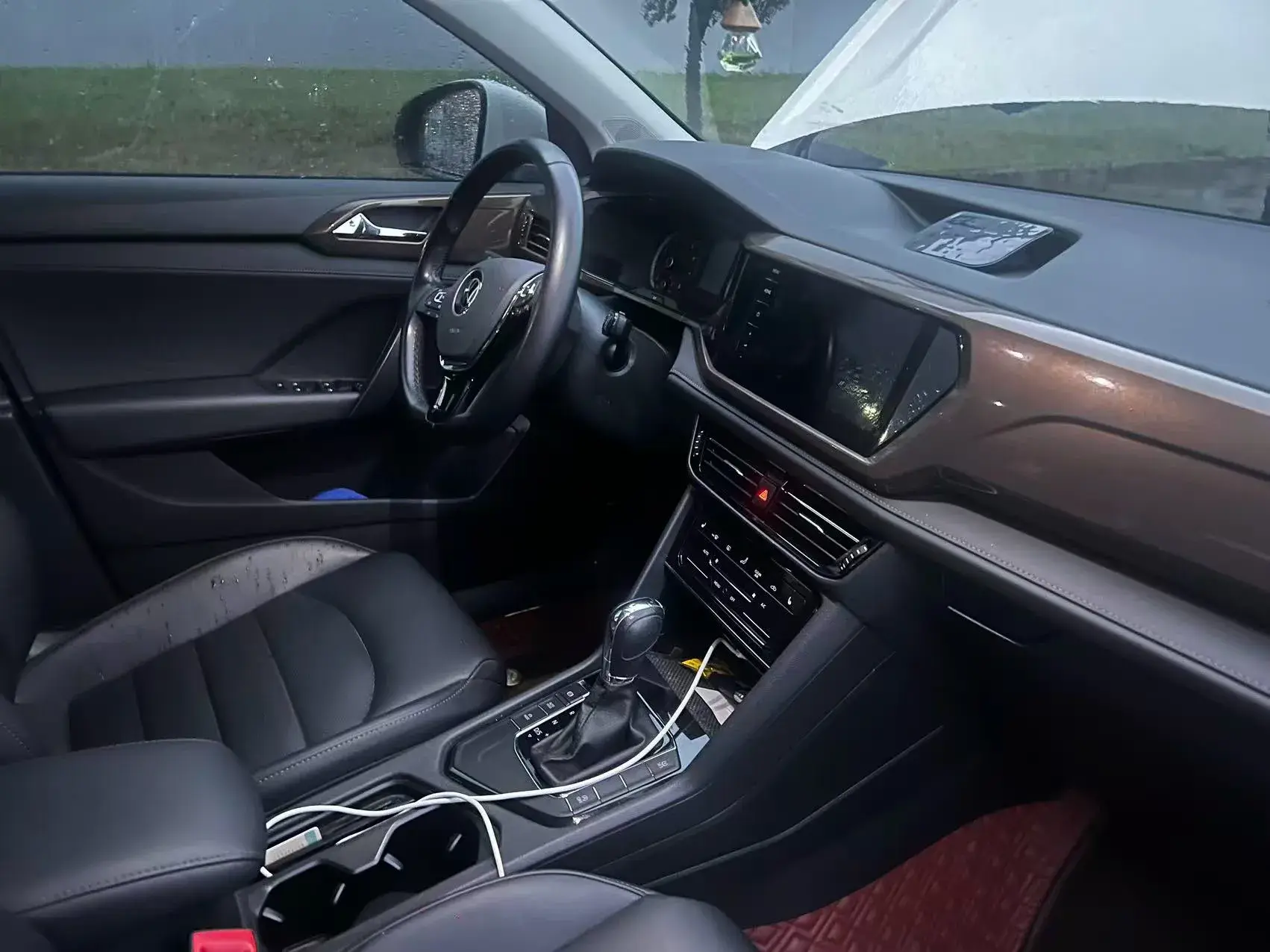 2021 VOLKSWAGEN THARU thumbnail 4