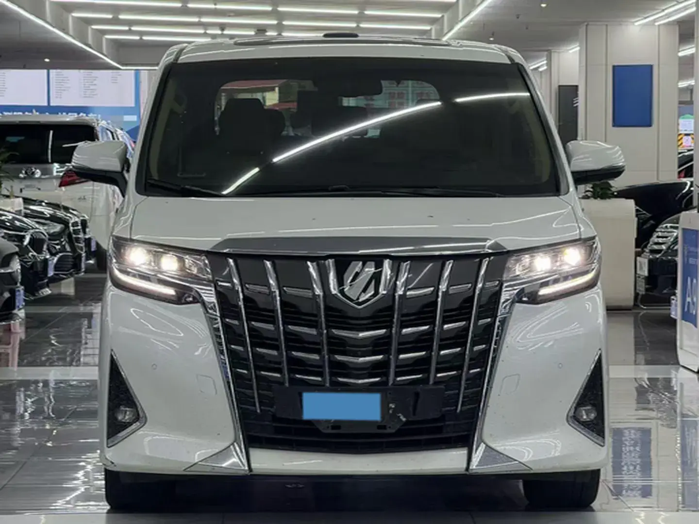 2018 TOYOTA ALPHARD thumbnail 2