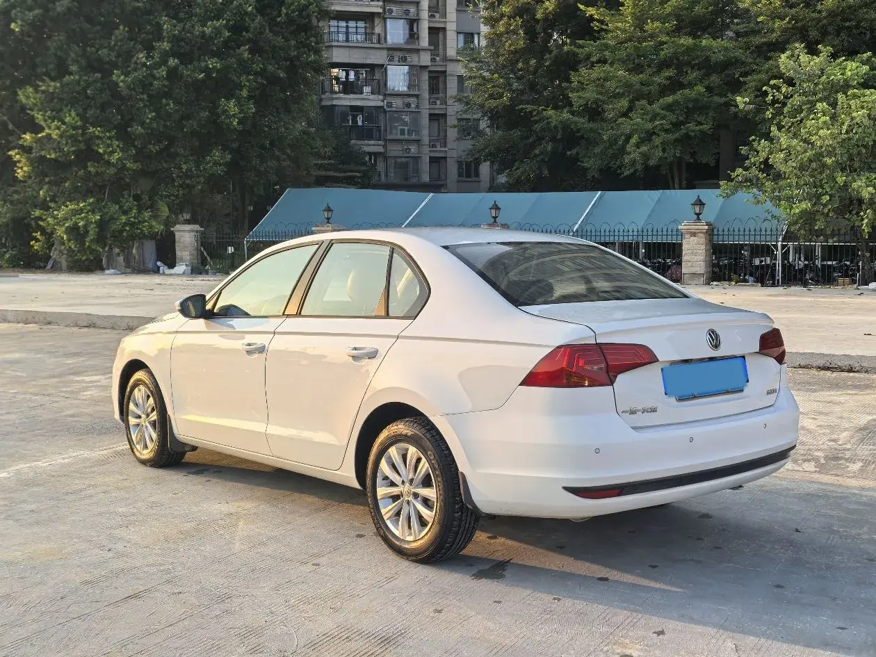 2018 VOLKSWAGEN BORA thumbnail 2