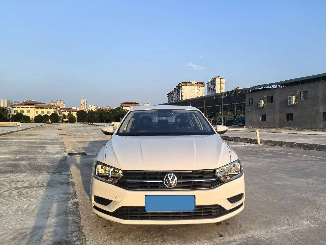 2018 VOLKSWAGEN BORA thumbnail 3