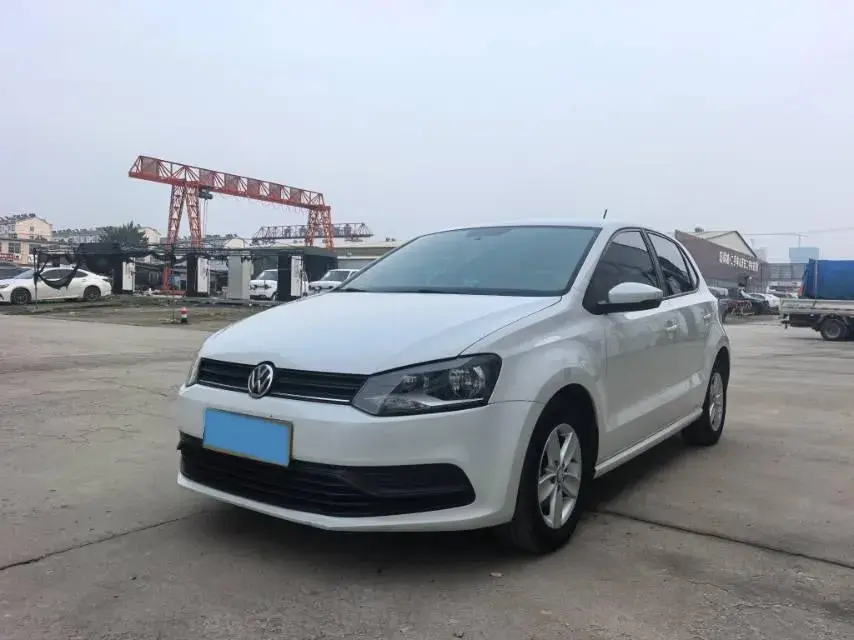 2018 VOLKSWAGEN POLO view 1