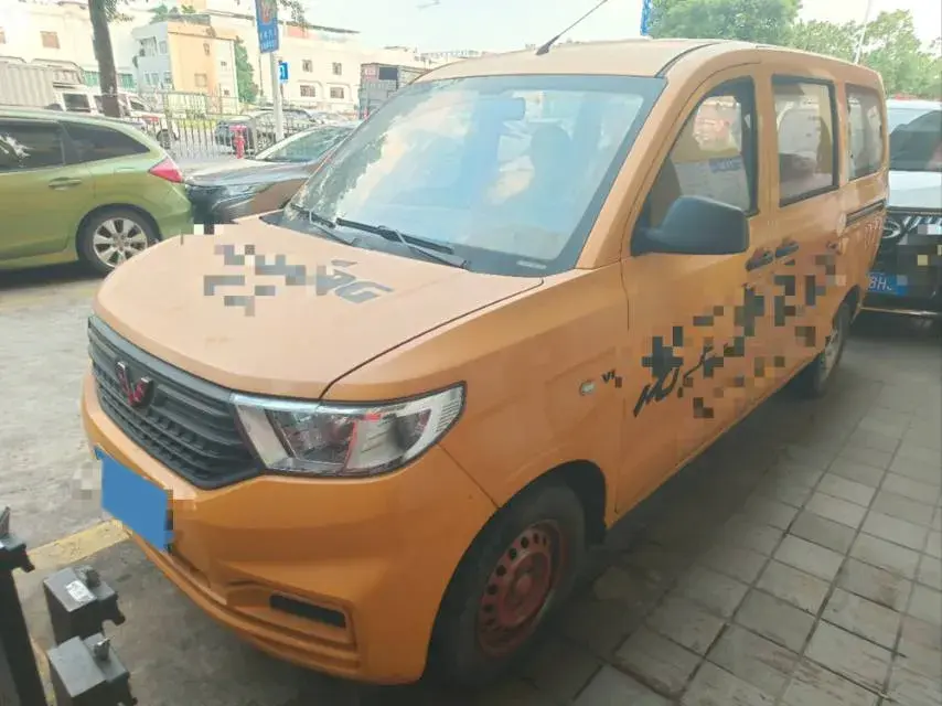 2022 WULING HONGGUANG view 1