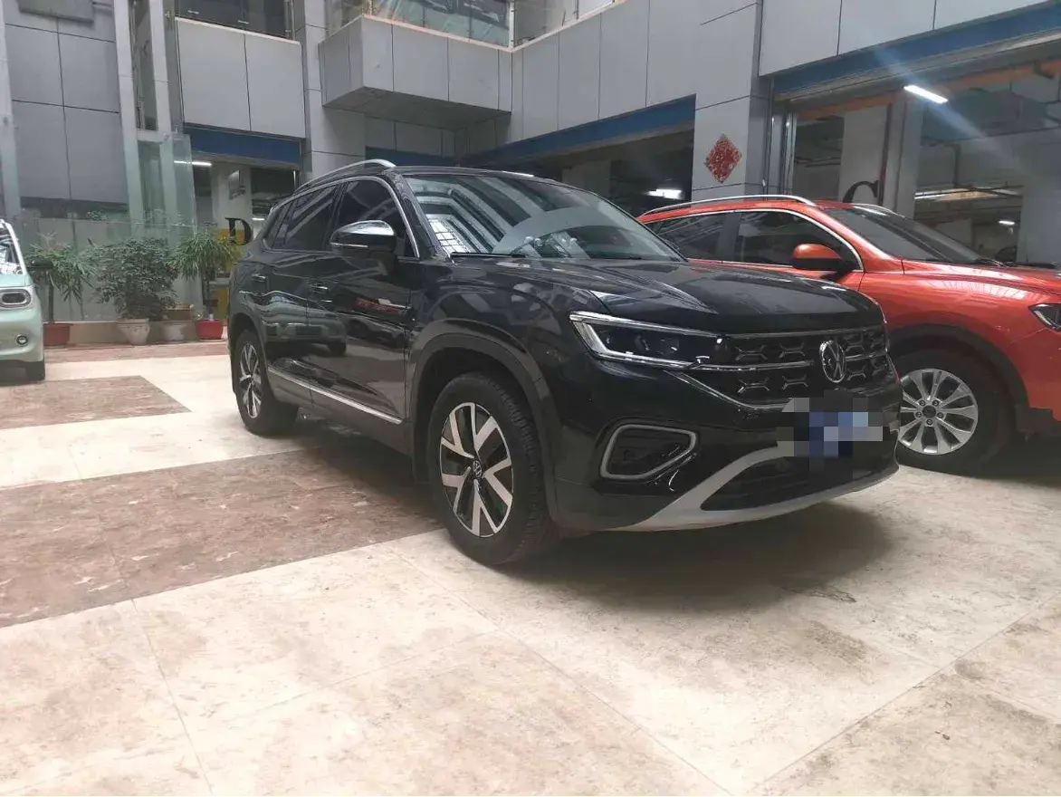 2024 VOLKSWAGEN TAYRON thumbnail 3