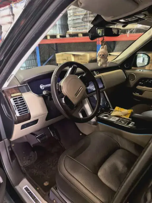 2021 LAND ROVER thumbnail 3