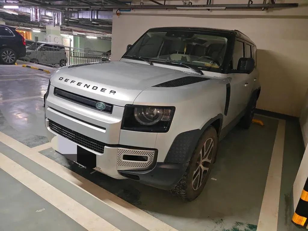 2021 LAND ROVER view 1