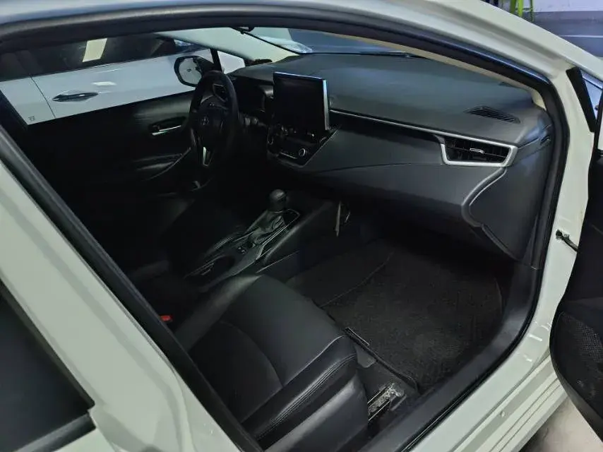 2021 TOYOTA COROLLA thumbnail 2