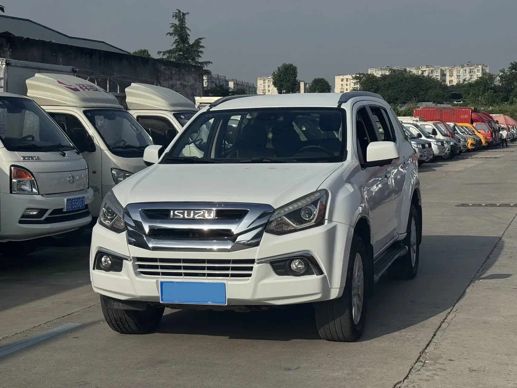 2018 ISUZU MU-X view 1