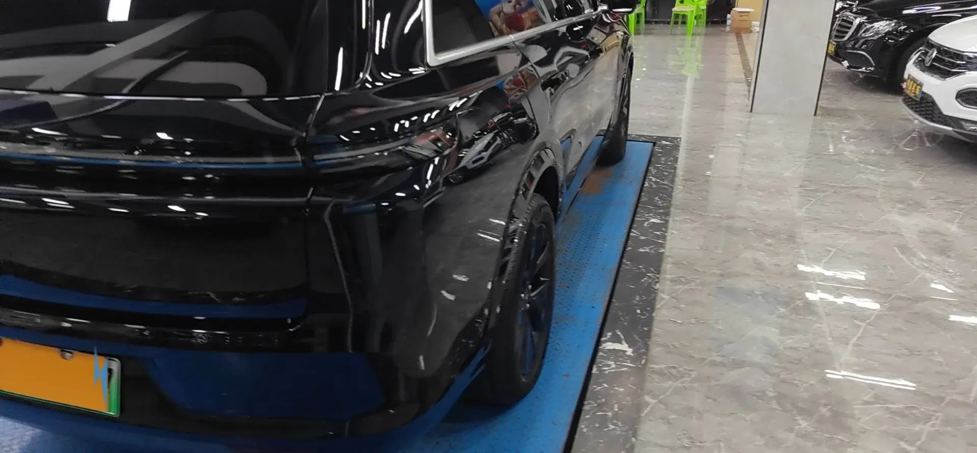 2023 LI L7 thumbnail 3