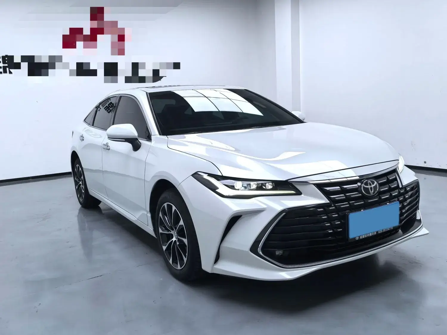 2023 TOYOTA AVALON thumbnail 3
