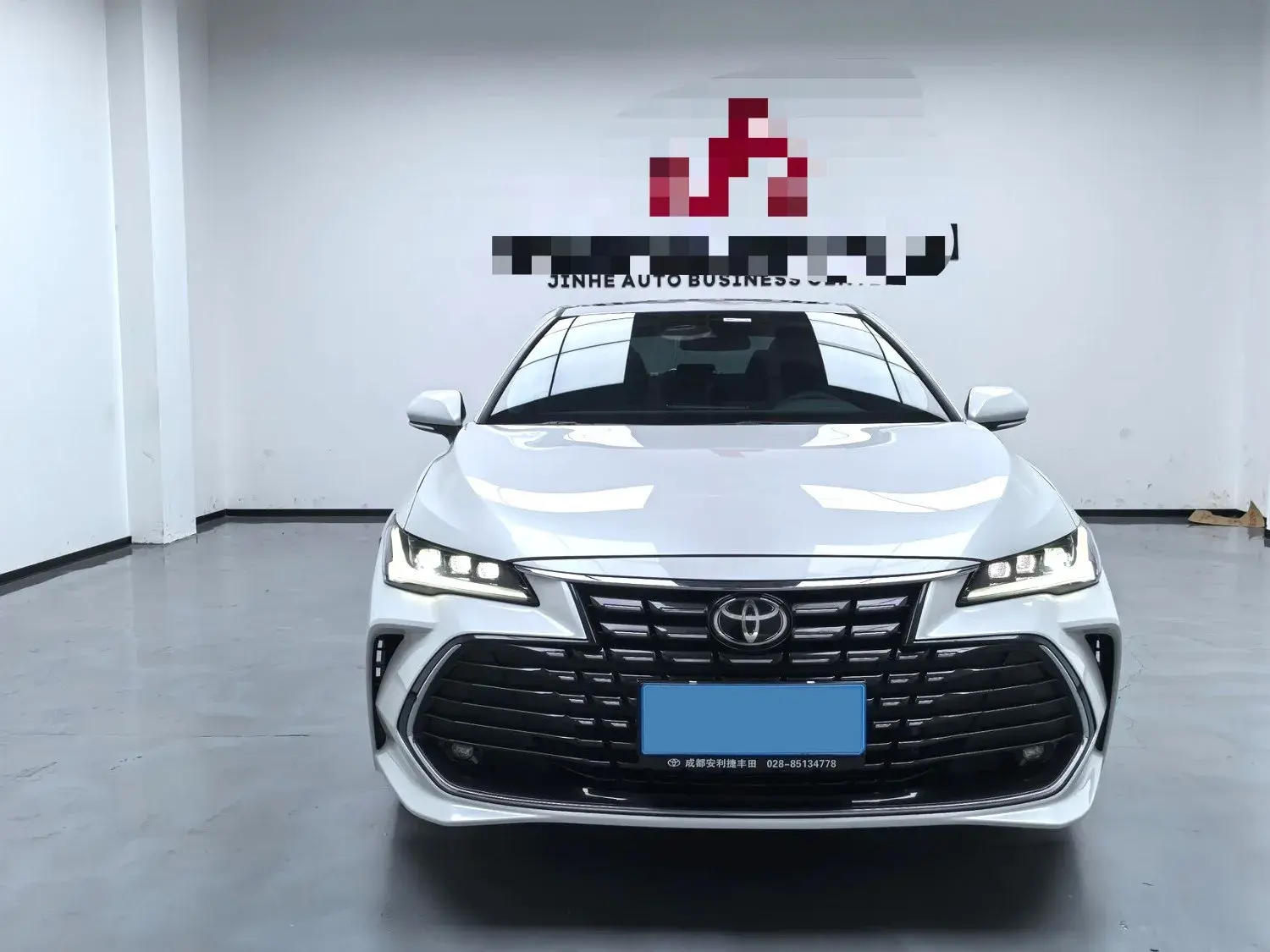 2023 TOYOTA AVALON thumbnail 2