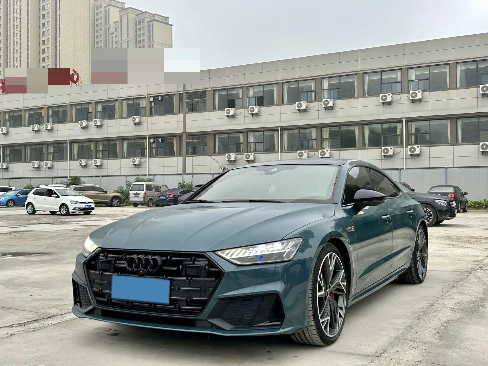 2022 AUDI A7L view 1