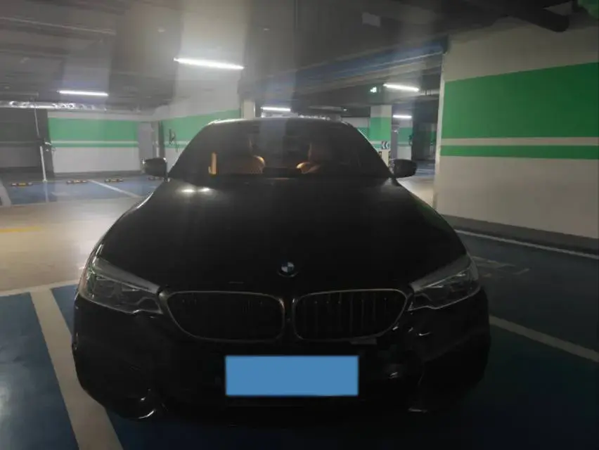2020 BMW 5 thumbnail 2