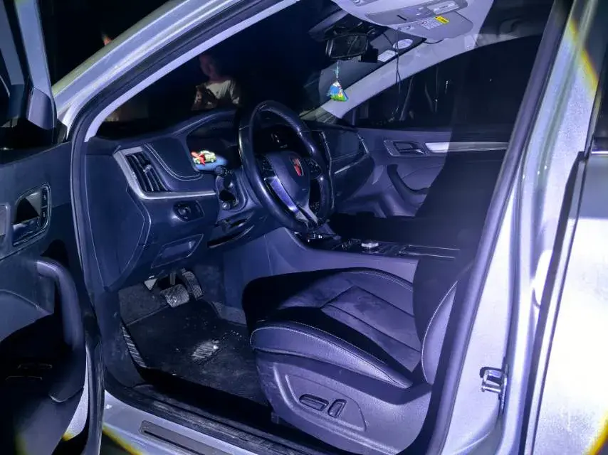 2017 ROEWE I6 thumbnail 3