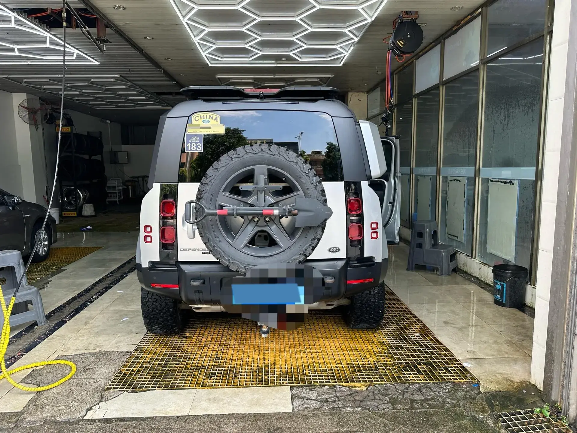 2022 LAND ROVER thumbnail 4