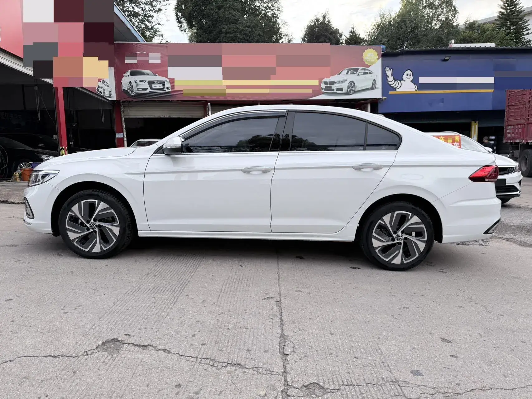 2025 VOLKSWAGEN BORA thumbnail 3