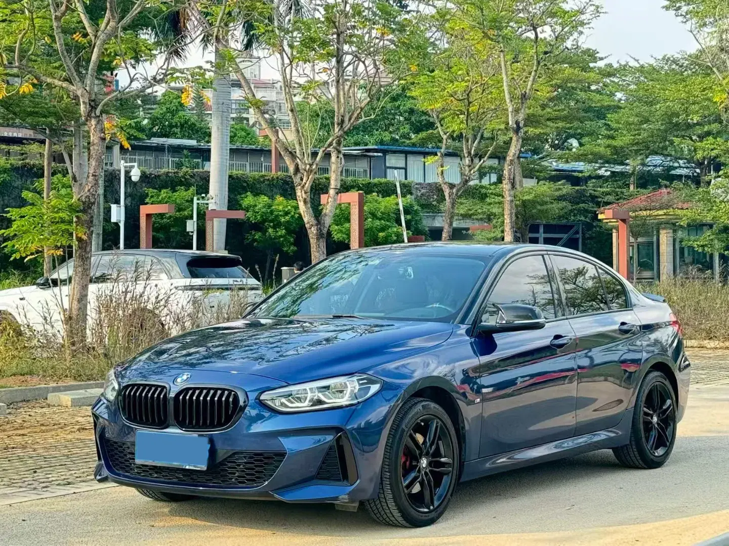 2021 BMW 1 view 1
