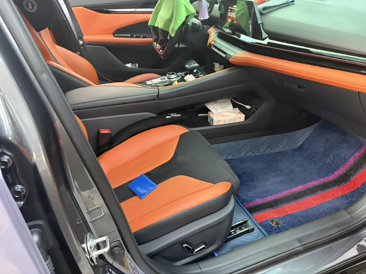 2023 ChangAn UNI-V 2.0T 233HP L4 8AT,autocango,china used car exporter,china ev exporter,chinese used car exporter,chinese used ev exporter