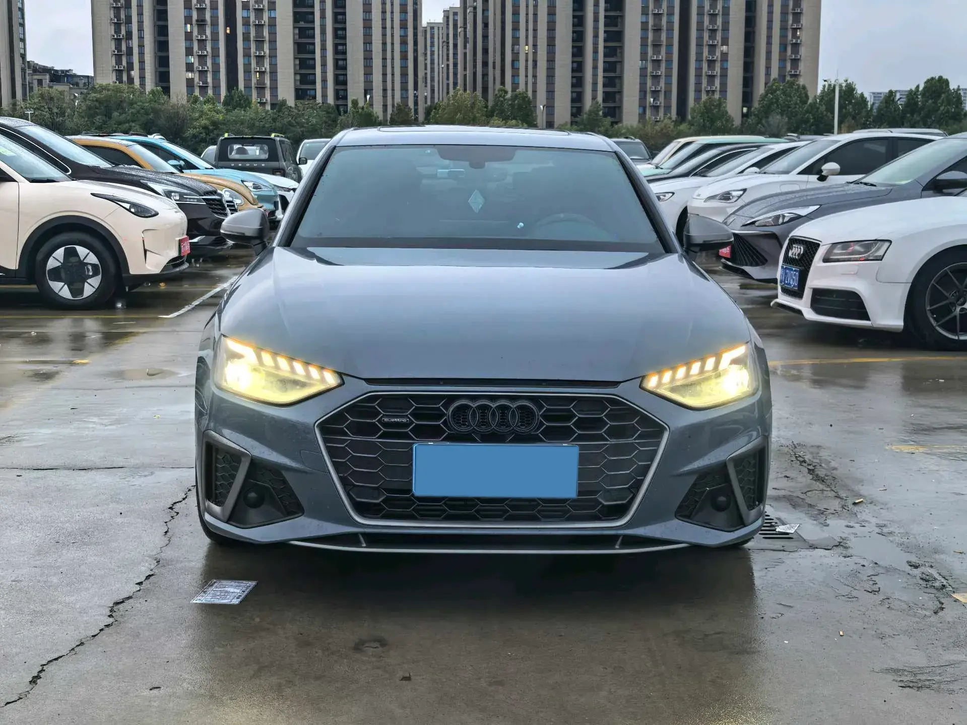 2022 AUDI A4L thumbnail 2