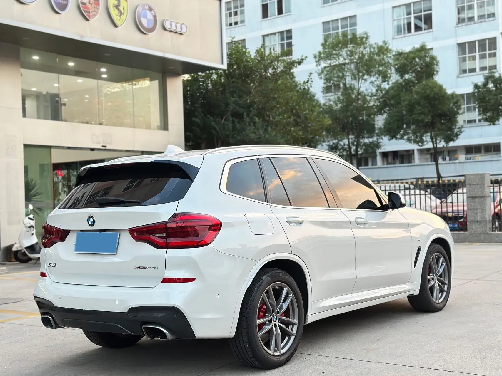 2021 BMW X3 thumbnail 4