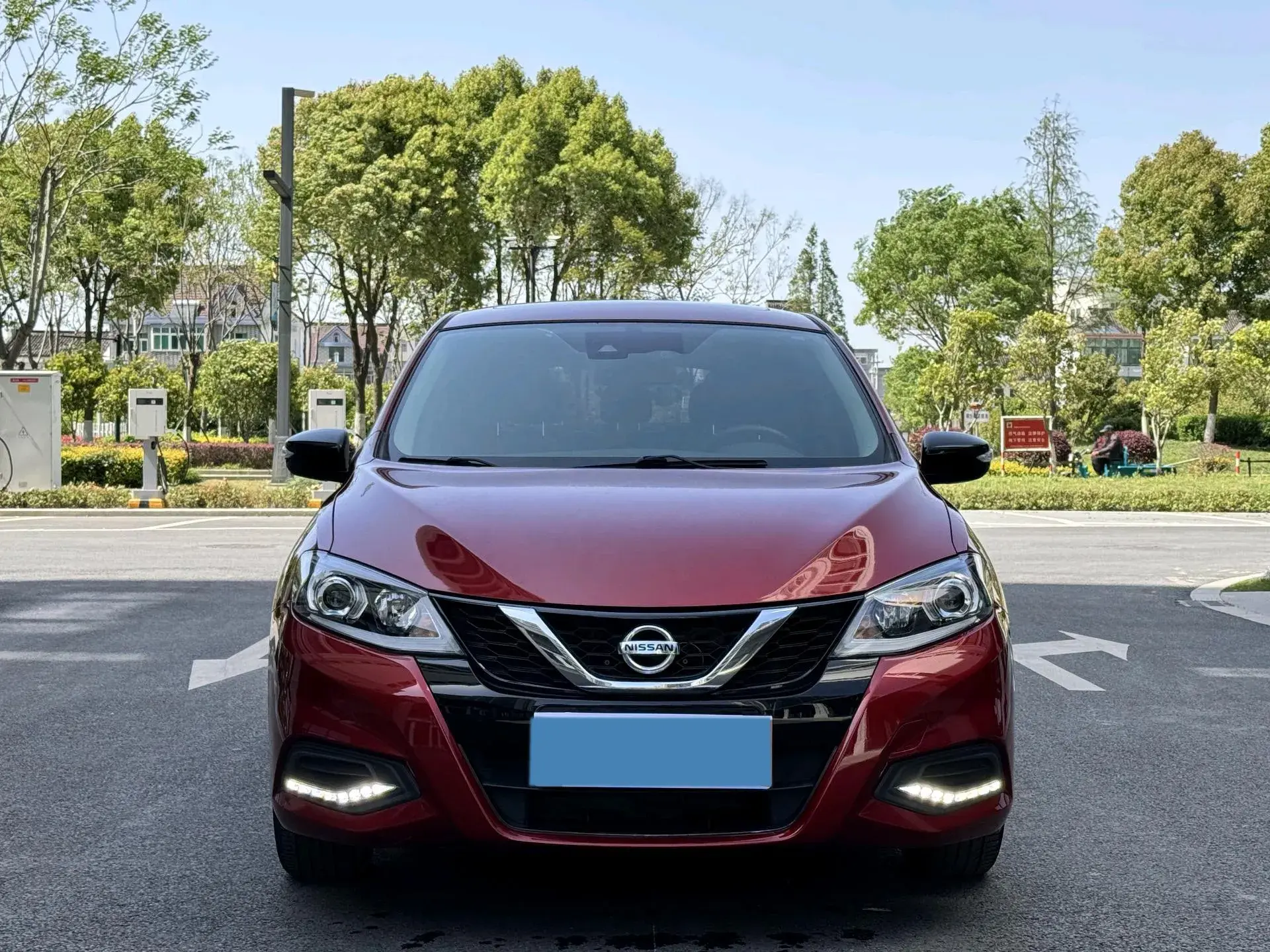 2021 NISSAN TIIDA thumbnail 2