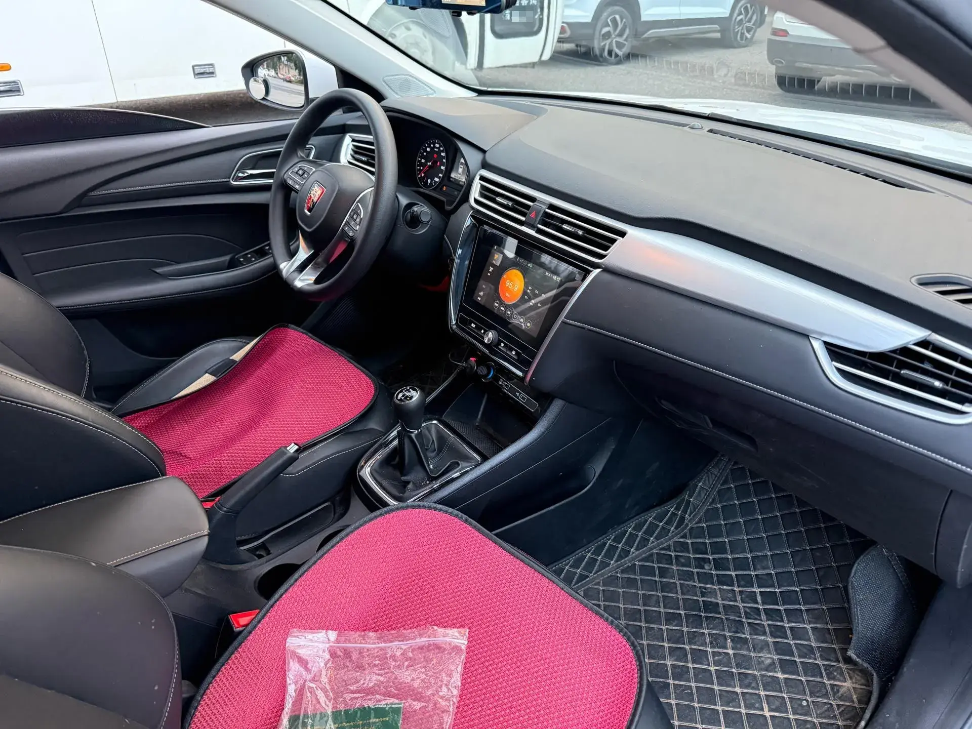 2020 ROEWE I5 thumbnail 4