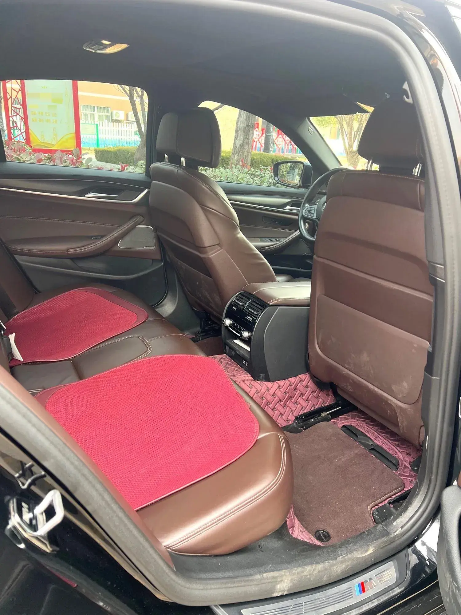 2022 BMW 5 thumbnail 4