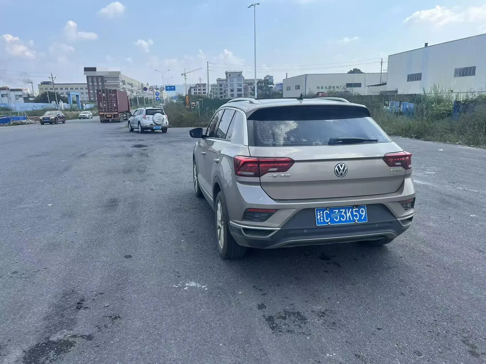 2018 VOLKSWAGEN T-ROC thumbnail 4